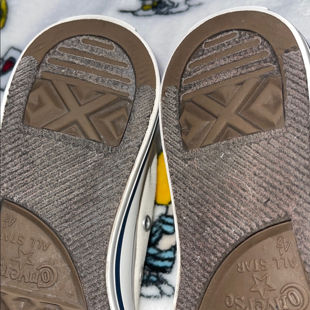 White Converse - Picture 7 of 10